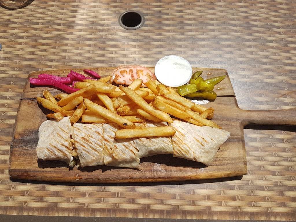 Paramount Middle Eastern Kitchen | bakery | 1290 Crestlawn Dr, Mississauga, ON L4W 1A6, Canada | 9052821600 OR +1 905-282-1600