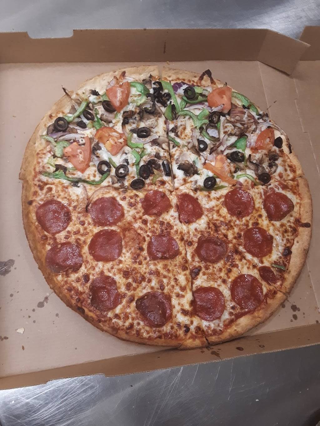 Hungry Howies Pizza | restaurant | 915 S Point Rd, Belmont, NC 28012, USA | 7044610535 OR +1 704-461-0535