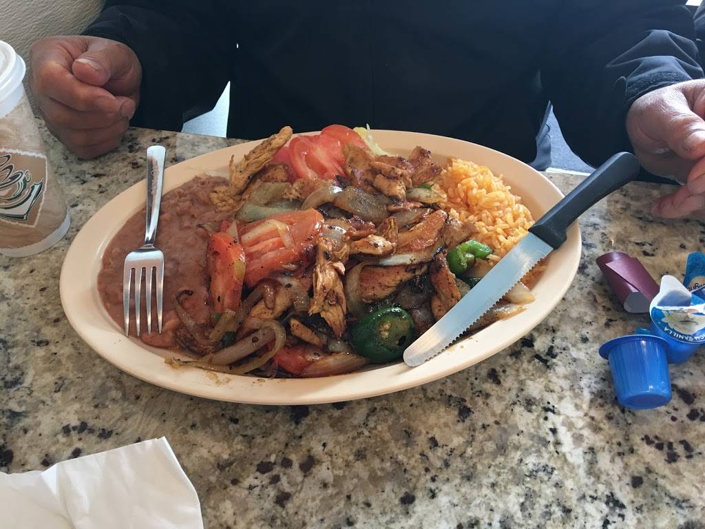 Taquería Maravatio | restaurant | 2618 W 59th St, Chicago, IL 60629, USA | 7734346660 OR +1 773-434-6660