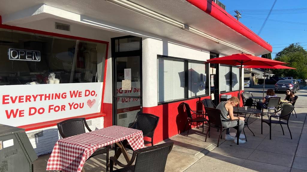 Blazin’ Burgers ‘N Fried Chicken | meal takeaway | 2320 W Victory Blvd, Burbank, CA 91506, USA | 8187365133 OR +1 818-736-5133