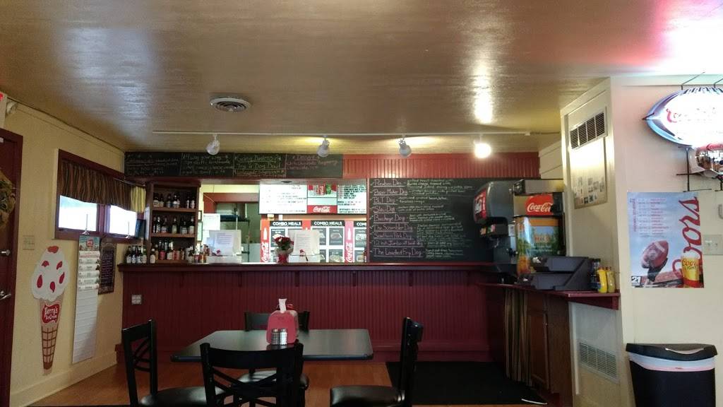 Crazy Dogs Grill | restaurant | 1720 N Bridge St, Chillicothe, OH 45601, USA | 7408516430 OR +1 740-851-6430