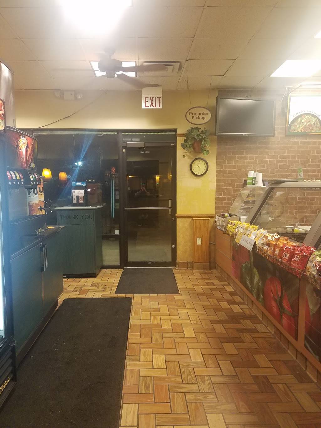 Subway Restaurants | restaurant | 4391 Old Roberts Rd, Columbus, OH 43228, USA | 6145290528 OR +1 614-529-0528
