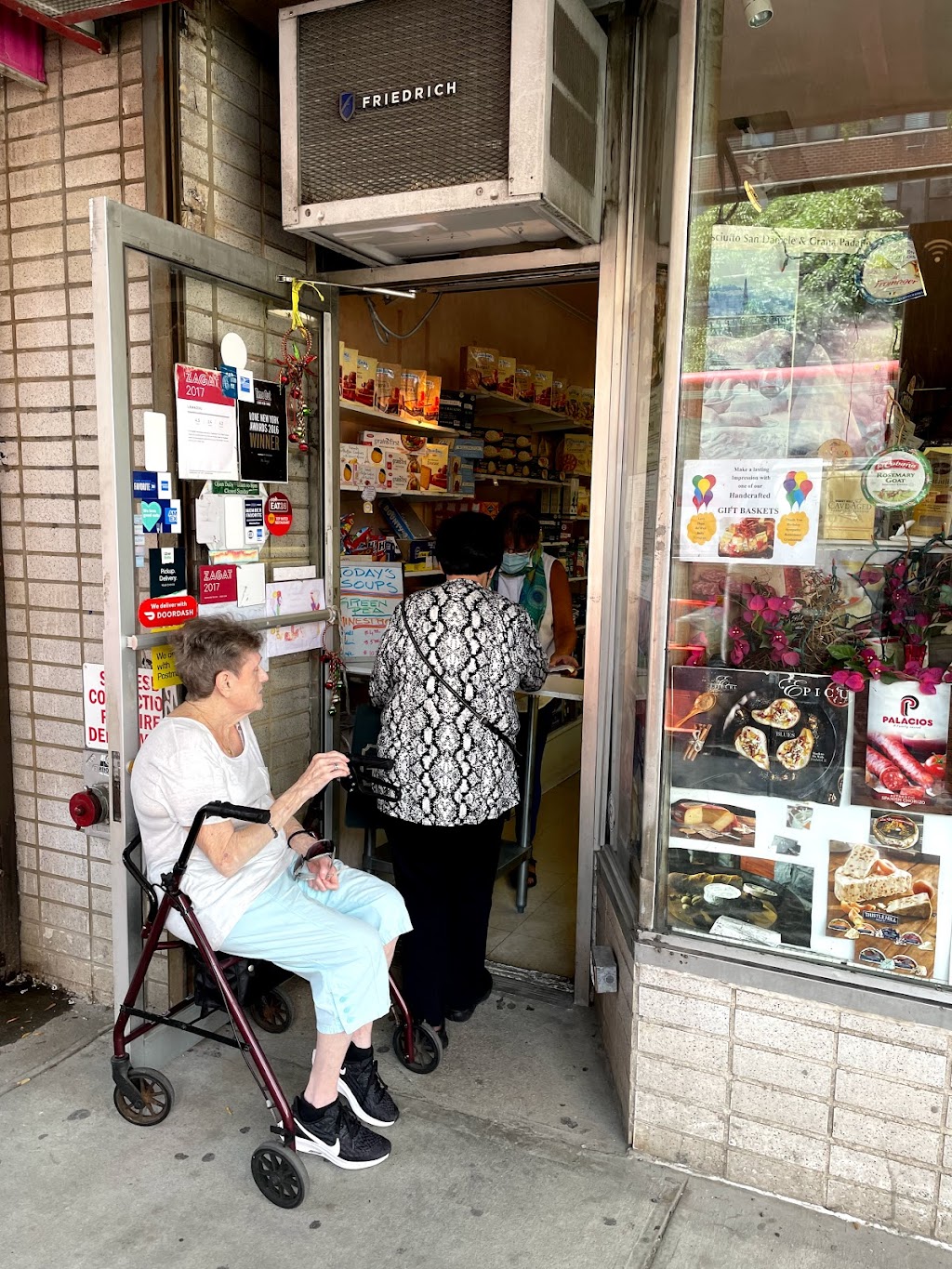 Lamazou | restaurant | 370 3rd Ave, New York, NY 10016, USA | 2125322009 OR +1 212-532-2009