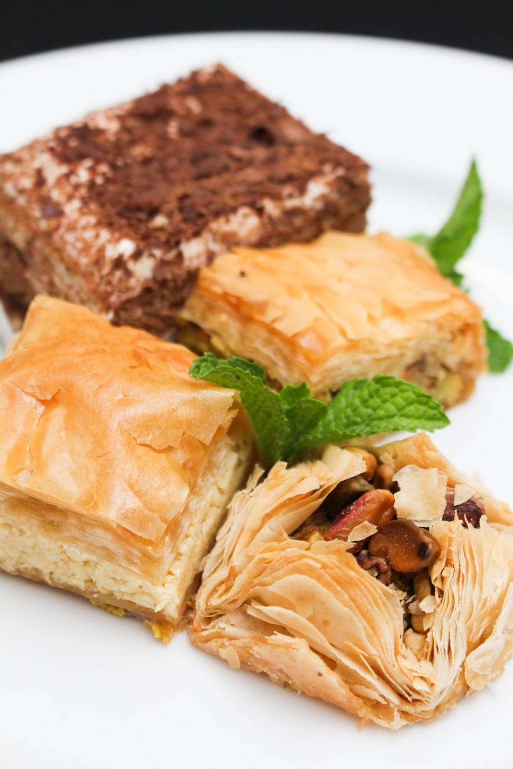 Zeezenia Kitchen and Market | restaurant | 2325 SW 13th St, Gainesville, FL 32608, USA | 3525053856 OR +1 352-505-3856