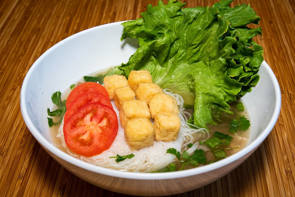 Build The Pho | restaurant | 11440 Euclid Ave, Cleveland, OH 44106, USA | 2169997090 OR +1 216-999-7090