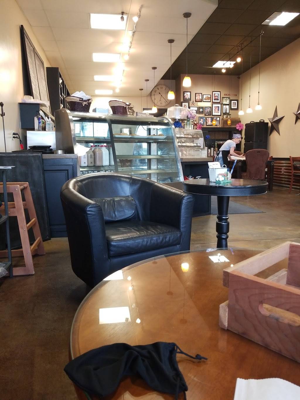 Main Street Deli & Bakery | restaurant | 2413 3rd St suite a, Hughson, CA 95326, USA | 2098830597 OR +1 209-883-0597