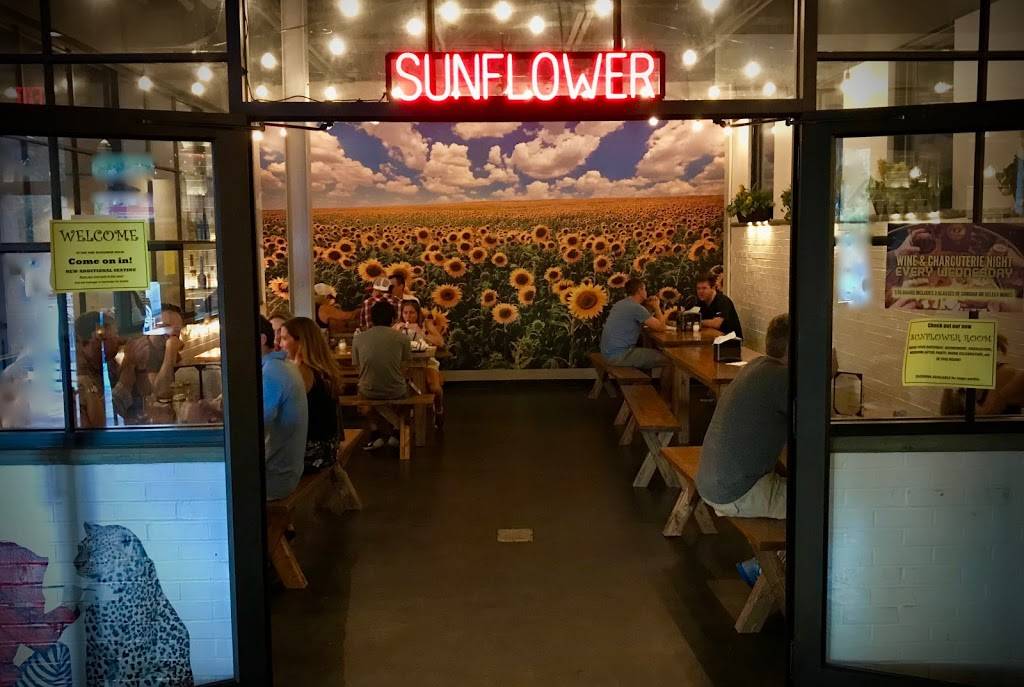 8.2.0 Pizzeria & Bar | restaurant | 820 Hamilton St, Charlotte, NC 28206, USA | 9802564646 OR +1 980-256-4646