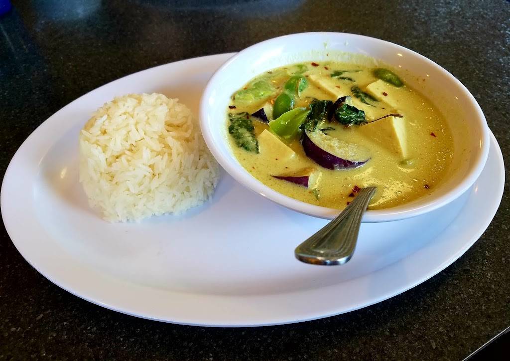 Prems Thai Kitchen | restaurant | 9048 Woodley Ave, North Hills, CA 91343, USA | 8188307555 OR +1 818-830-7555