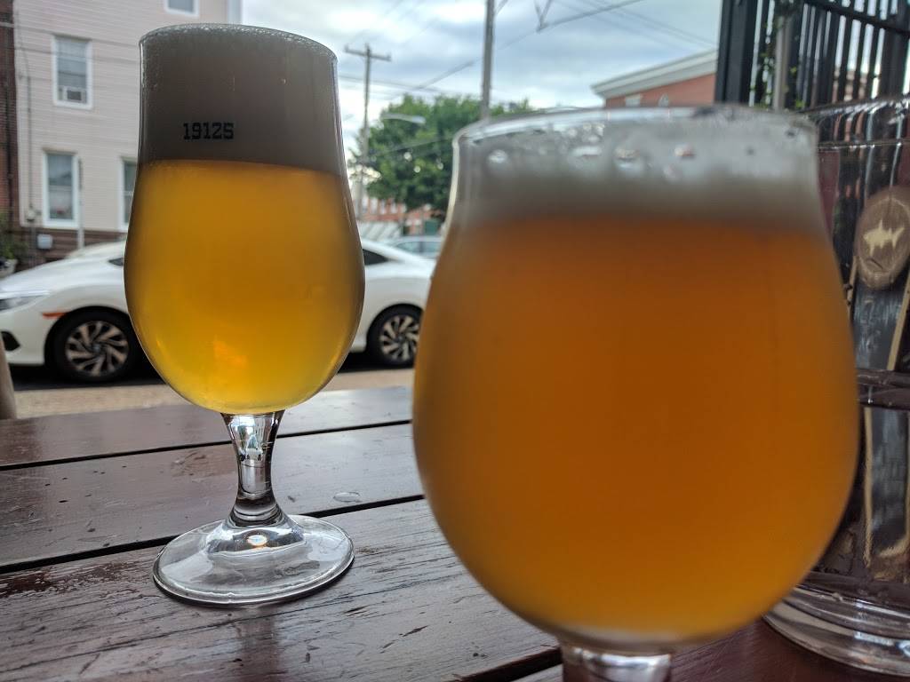 Memphis Taproom | restaurant | 2331 E Cumberland St, Philadelphia, PA 19125, USA | 2154254460 OR +1 215-425-4460