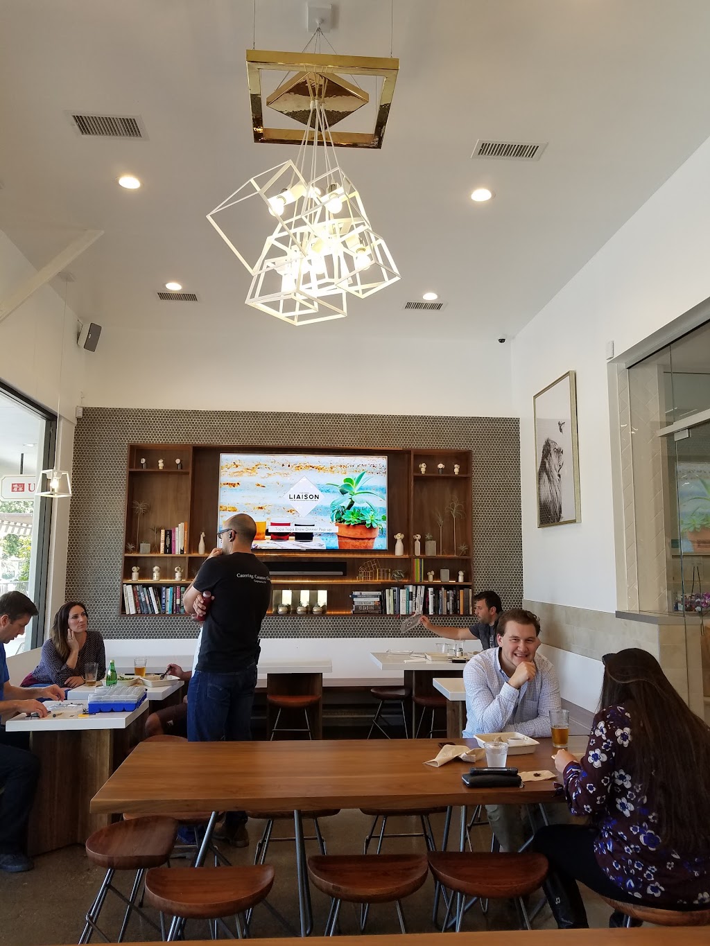 The Food Liaison | restaurant | 1033 Casitas Pass Rd, Carpinteria, CA 93013, USA | 8052003030 OR +1 805-200-3030