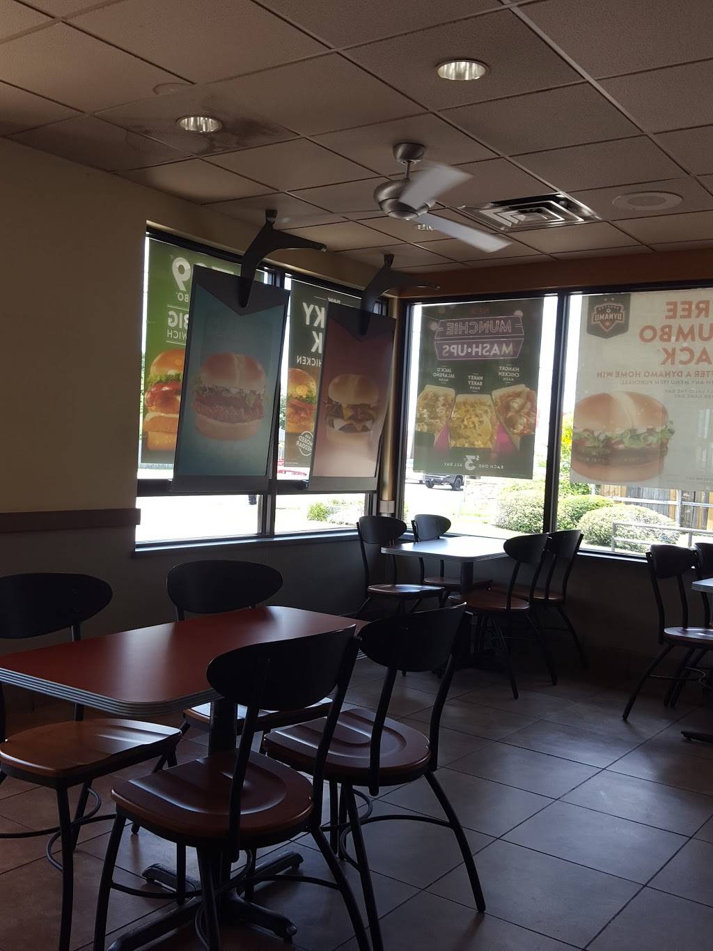 Jack in the Box | restaurant | 10742 Veterans Memorial Dr, Houston, TX 77038, USA | 2819991555 OR +1 281-999-1555