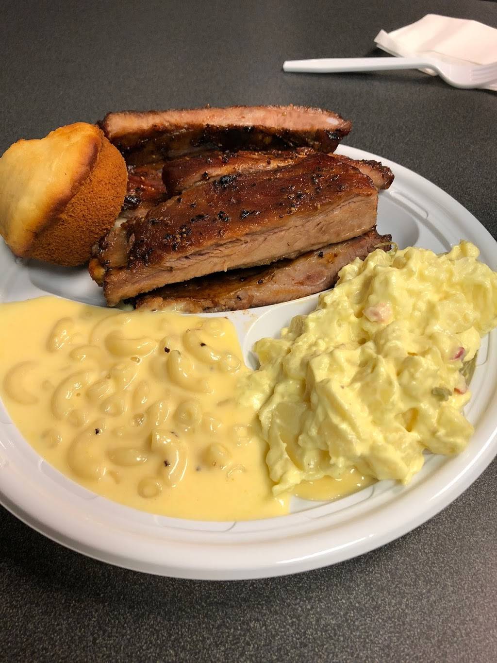 Strouds Barbeque | restaurant | 1201 E Spring St, Cookeville, TN 38501, USA | 9315287020 OR +1 931-528-7020