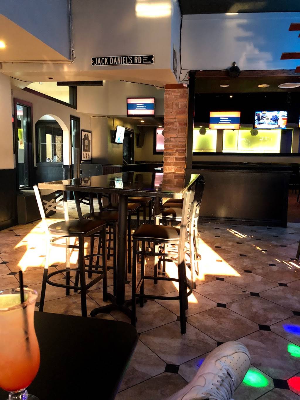 M-Bar Sports Grill | night club | 6340 Ridgewood Ct Dr, Jackson, MS 39211, USA | 6013980999 OR +1 601-398-0999