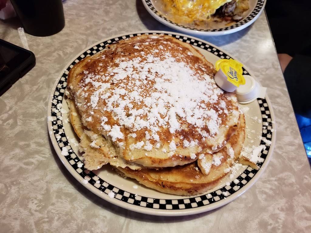 Speedtrap Diner | restaurant | 310 E Main St, Woodville, OH 43469, USA | 4198493665 OR +1 419-849-3665