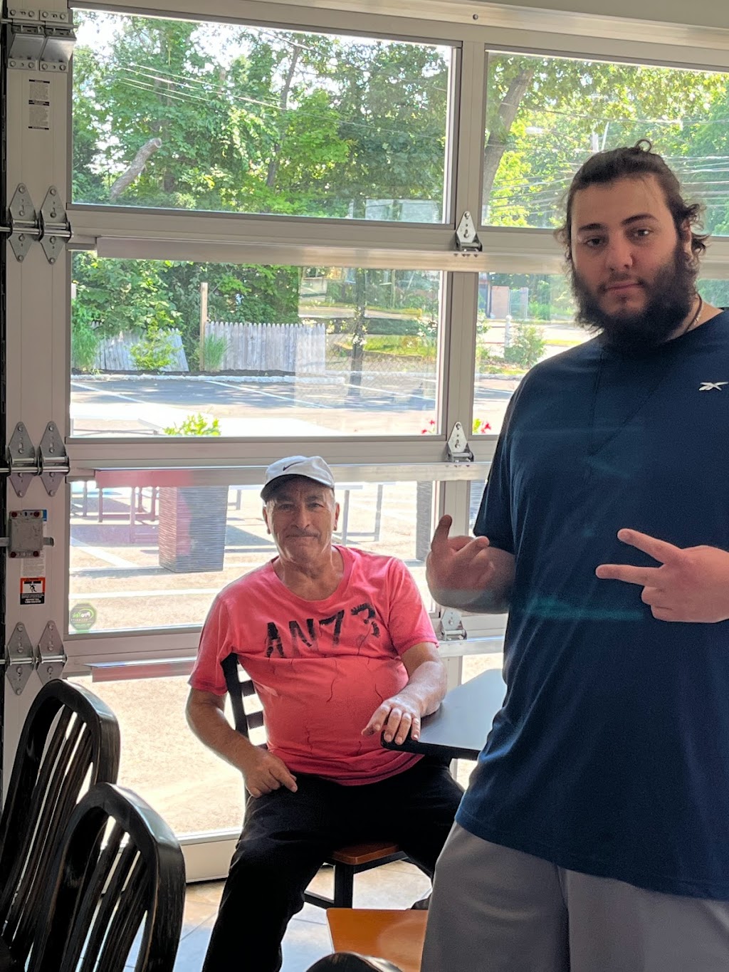 P&M on Whitney | restaurant | 3825 Whitney Ave, Hamden, CT 06518, USA | 2038595397 OR +1 203-859-5397