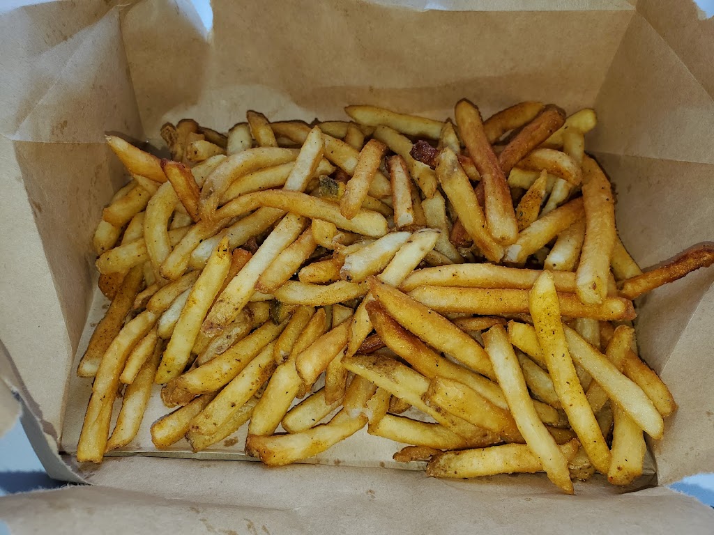 Zos Good Burger - Livonia | restaurant | 39350 Six Mile Rd #100, Livonia, MI 48152, USA | 7345358080 OR +1 734-535-8080