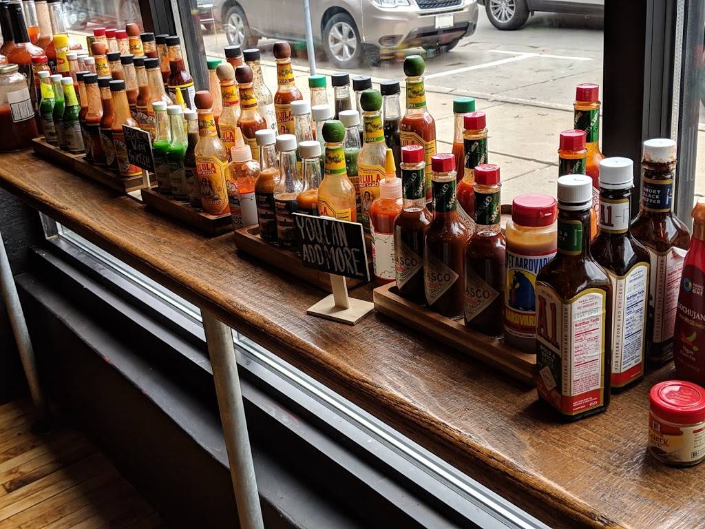 Bobcat Bonnie’s | restaurant | 240 W Nine Mile Rd, Ferndale, MI 48220, USA | 2486770158 OR +1 248-677-0158