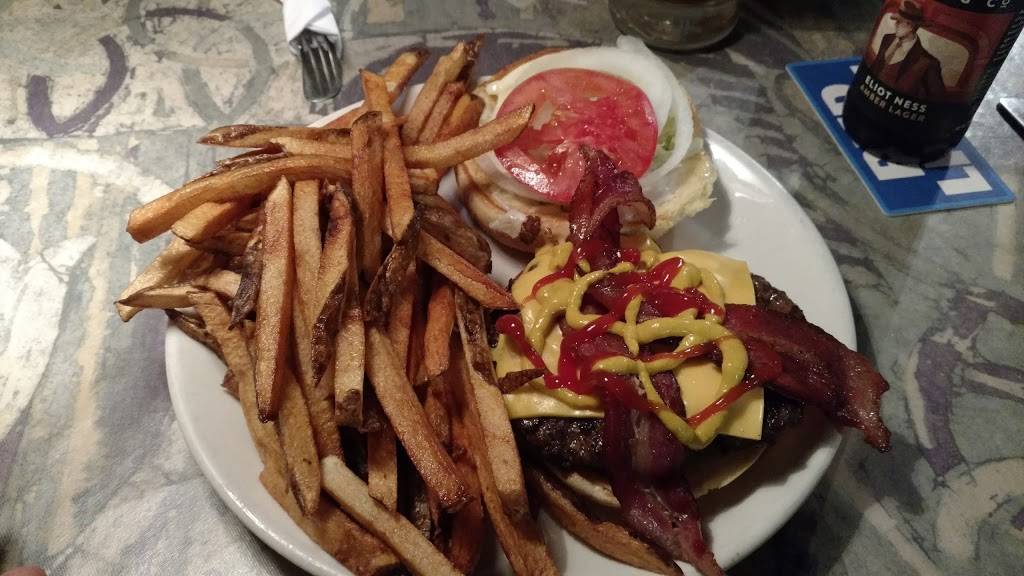 Fat Heads Family Restaurant | restaurant | 218 Washington St, Republic, OH 44867, USA | 4195854263 OR +1 419-585-4263