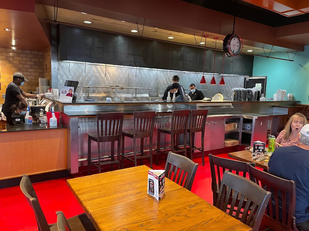 Robeks Fresh Juices & Smoothies | restaurant | 1025 Camino De La Reina, Mission Valley, CA 92108, USA | 6192993280 OR +1 619-299-3280