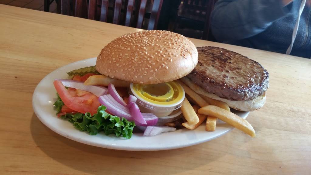 Bennos On the Beach | restaurant | 1200 Seawall Blvd, Galveston, TX 77550, USA | 4097624621 OR +1 409-762-4621