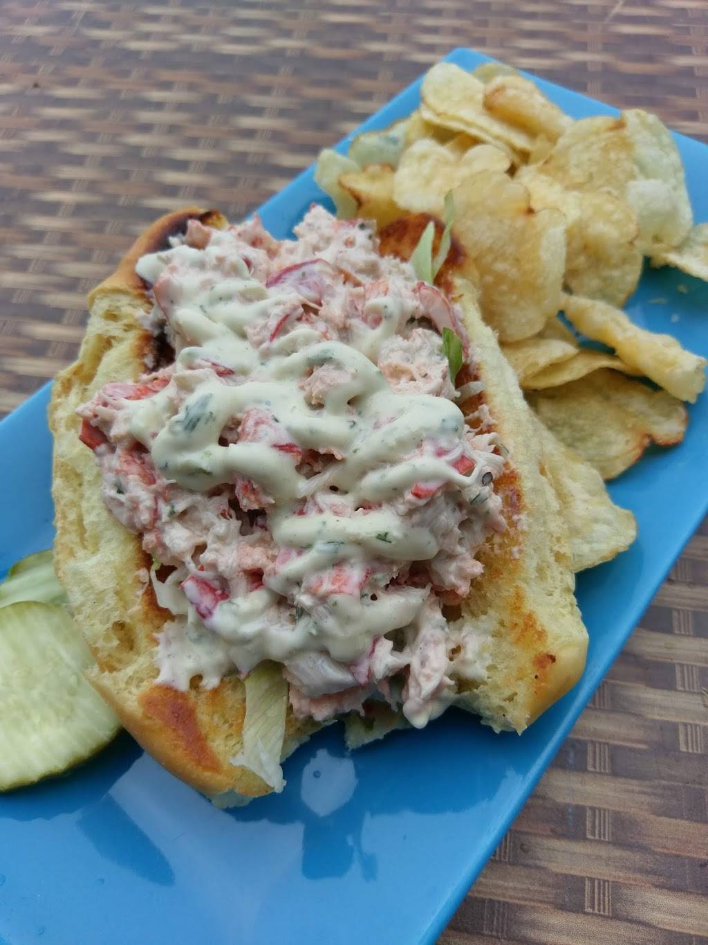 Matthews Seafood House | restaurant | 935 Bay Walk, Ocean Beach, NY 11770, USA | 6315838016 OR +1 631-583-8016