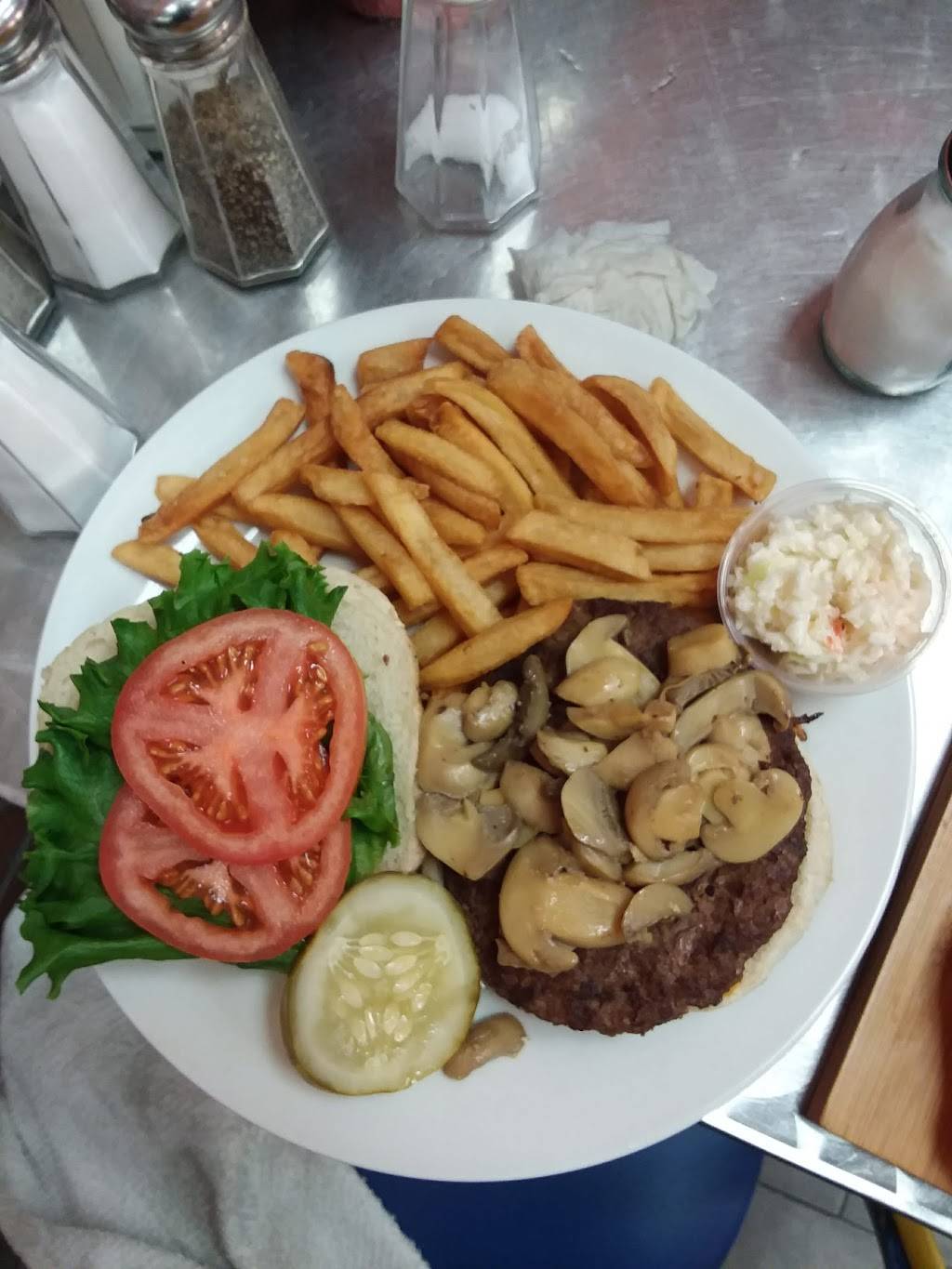 Imperial Cafe | restaurant | 2133A Williamsbridge Rd, Bronx, NY 10461, USA | 7189753311 OR +1 718-975-3311