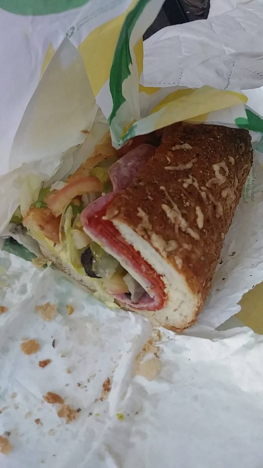 Subway | restaurant | 3782 N Blackstone Ave, Fresno, CA 93726, USA | 5592210104 OR +1 559-221-0104