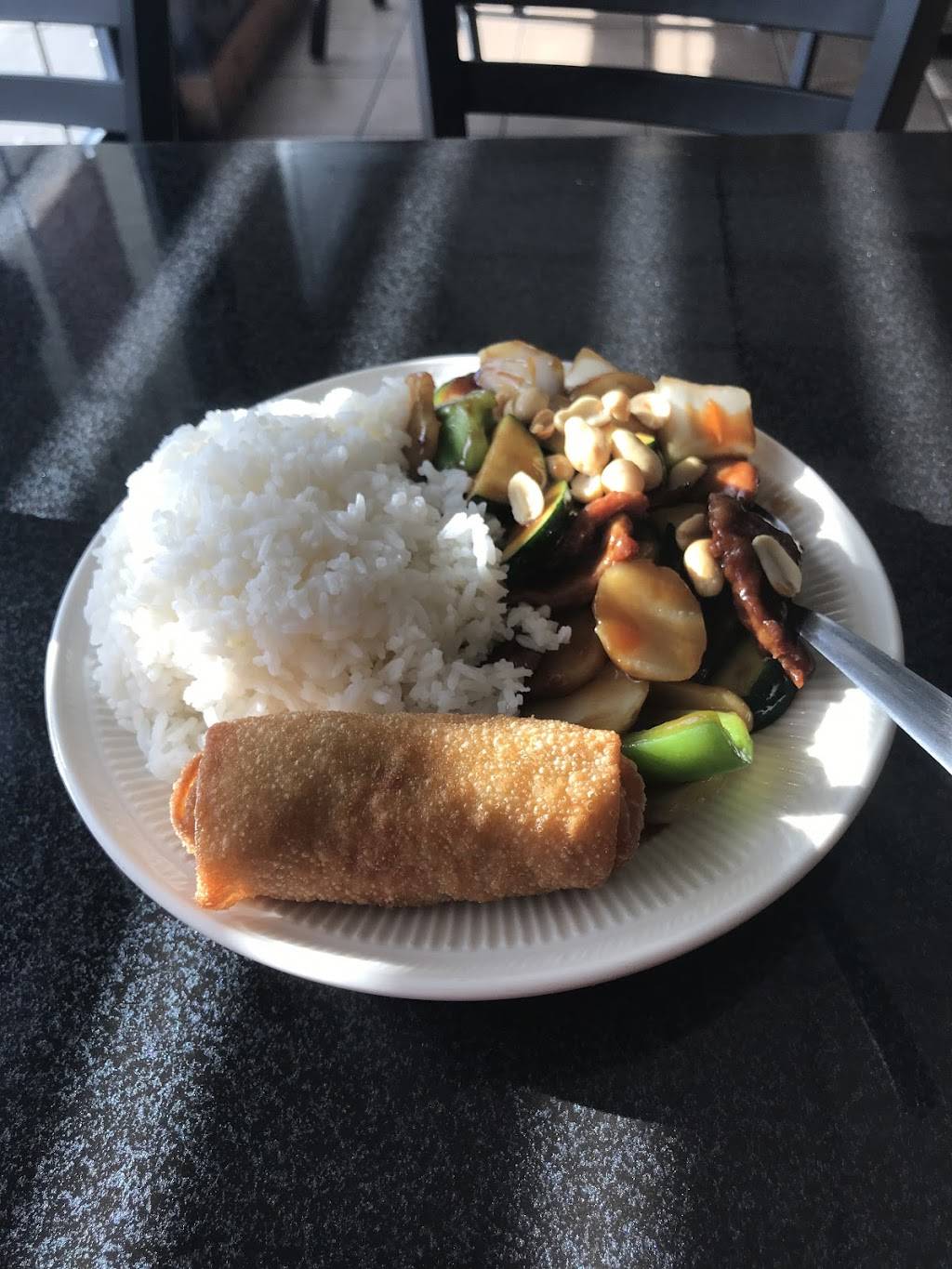 China Chef | restaurant | 2870 Washtenaw Ave, Ypsilanti, MI 48197, USA | 7344348877 OR +1 734-434-8877