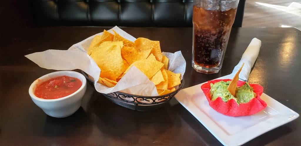 Peppers Cocina Mexicana | restaurant | 1560 Business Center Dr #14, Fleming Island, FL 32003, USA | 9043750500 OR +1 904-375-0500