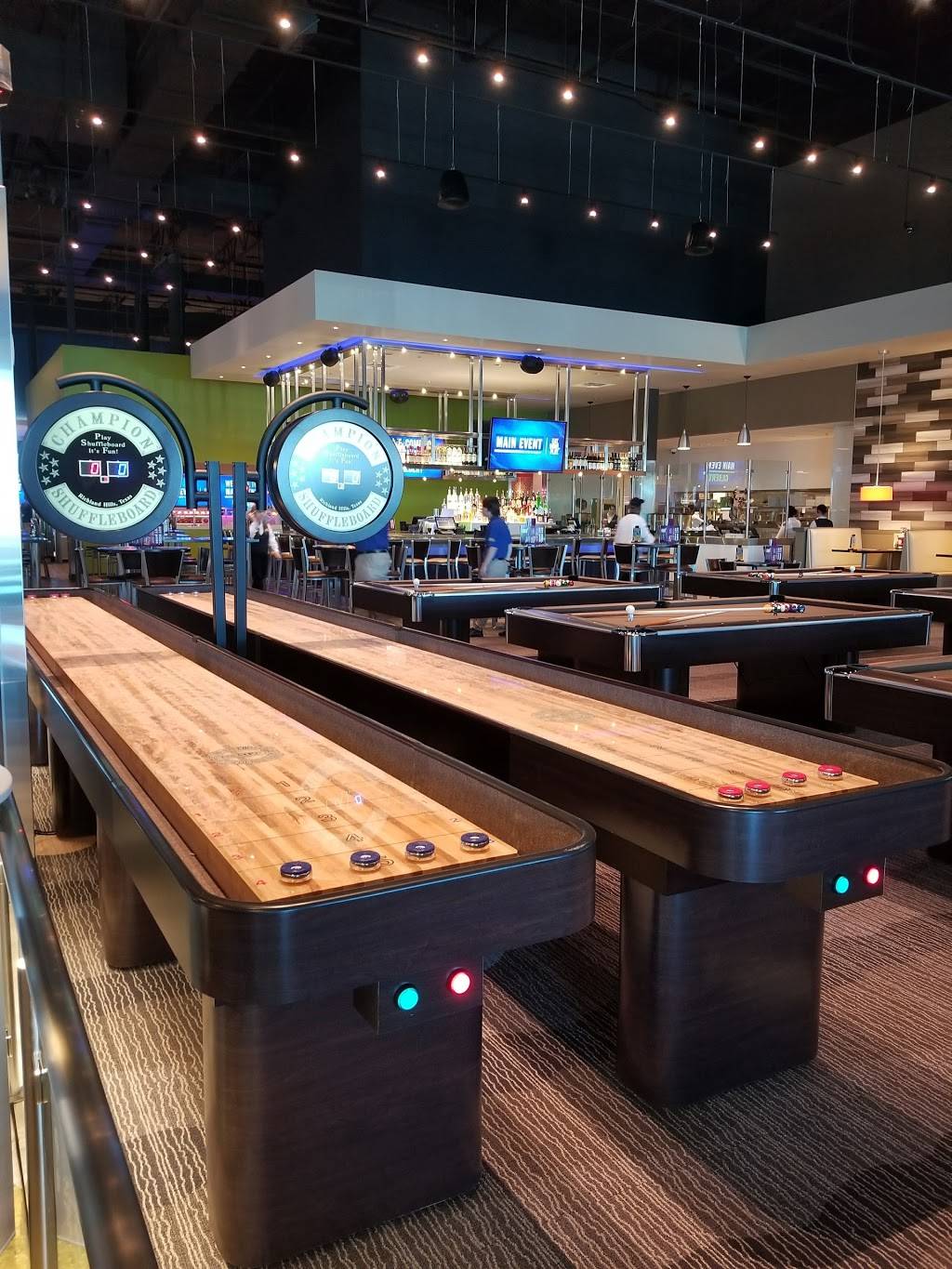 Main Event Gilbert | restaurant | 1735 S Santan Village Pkwy, Gilbert, AZ 85295, USA | 4804622200 OR +1 480-462-2200