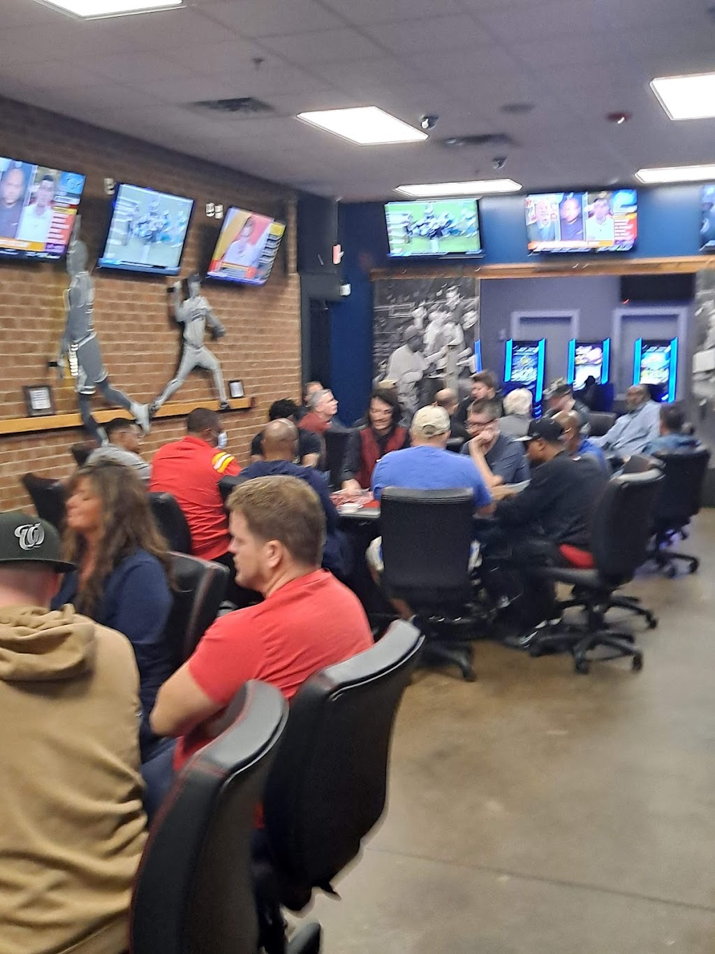 Pops Poker | restaurant | 210 Giant Dr, Richmond, VA 23224, USA | 8049183263 OR +1 804-918-3263