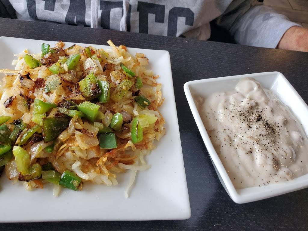 Silver dollar Restaurant | restaurant | 125 w Dixie Hwy, Momence, IL 60954, USA | 8155075150 OR +1 815-507-5150