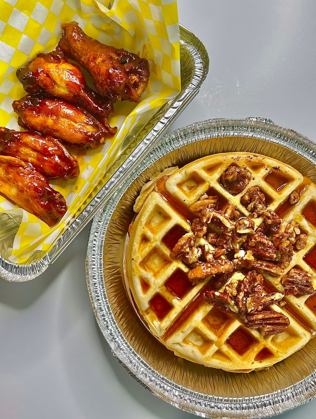 Wing and Waffle Factory | restaurant | 800 Forrest St NW, Atlanta, GA 30318, USA | 4044823157 OR +1 404-482-3157