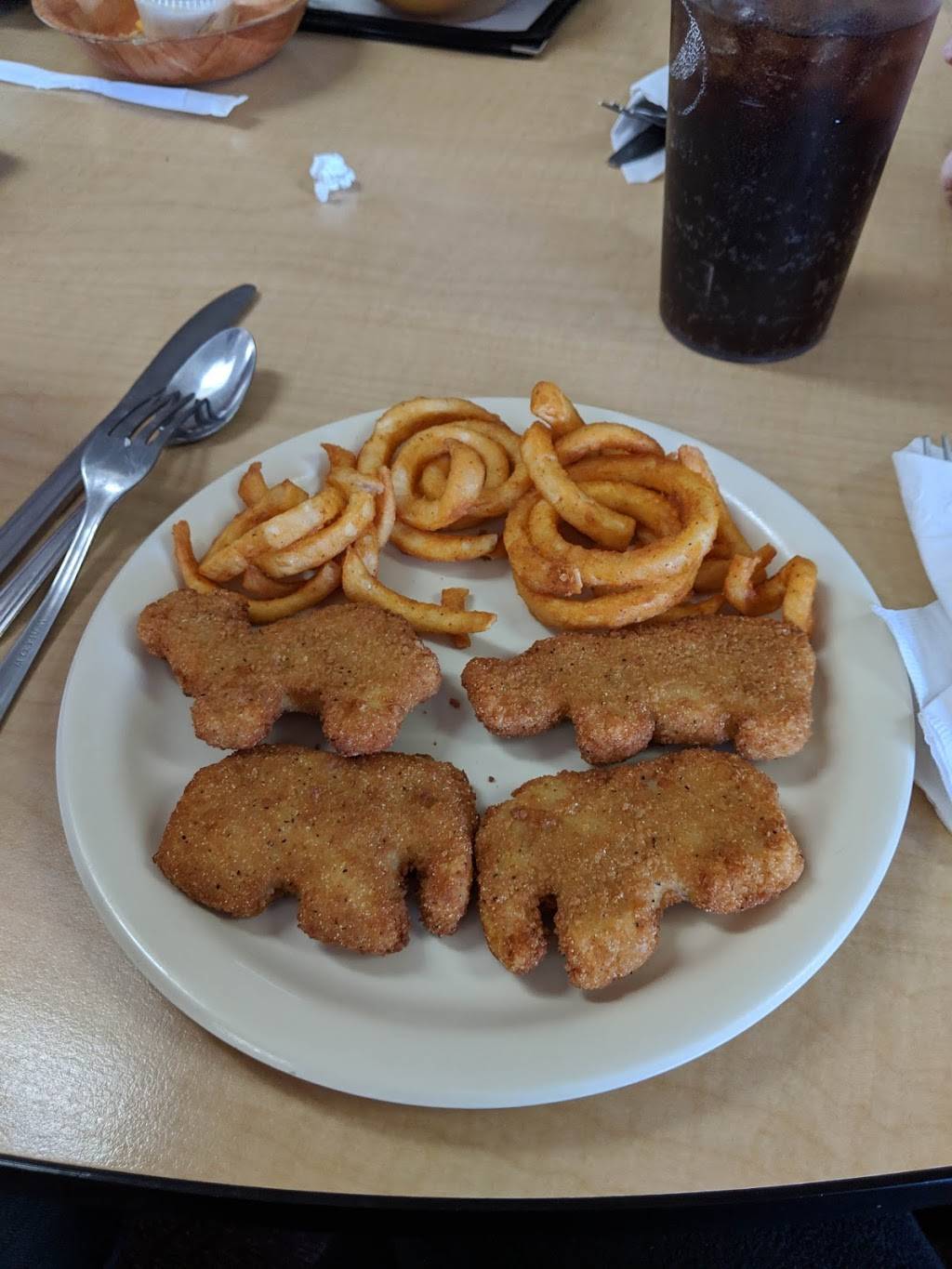 Hen House Restaurant | restaurant | 1965 N St Helen Rd, St Helen, MI 48656, USA | 9893893731 OR +1 989-389-3731