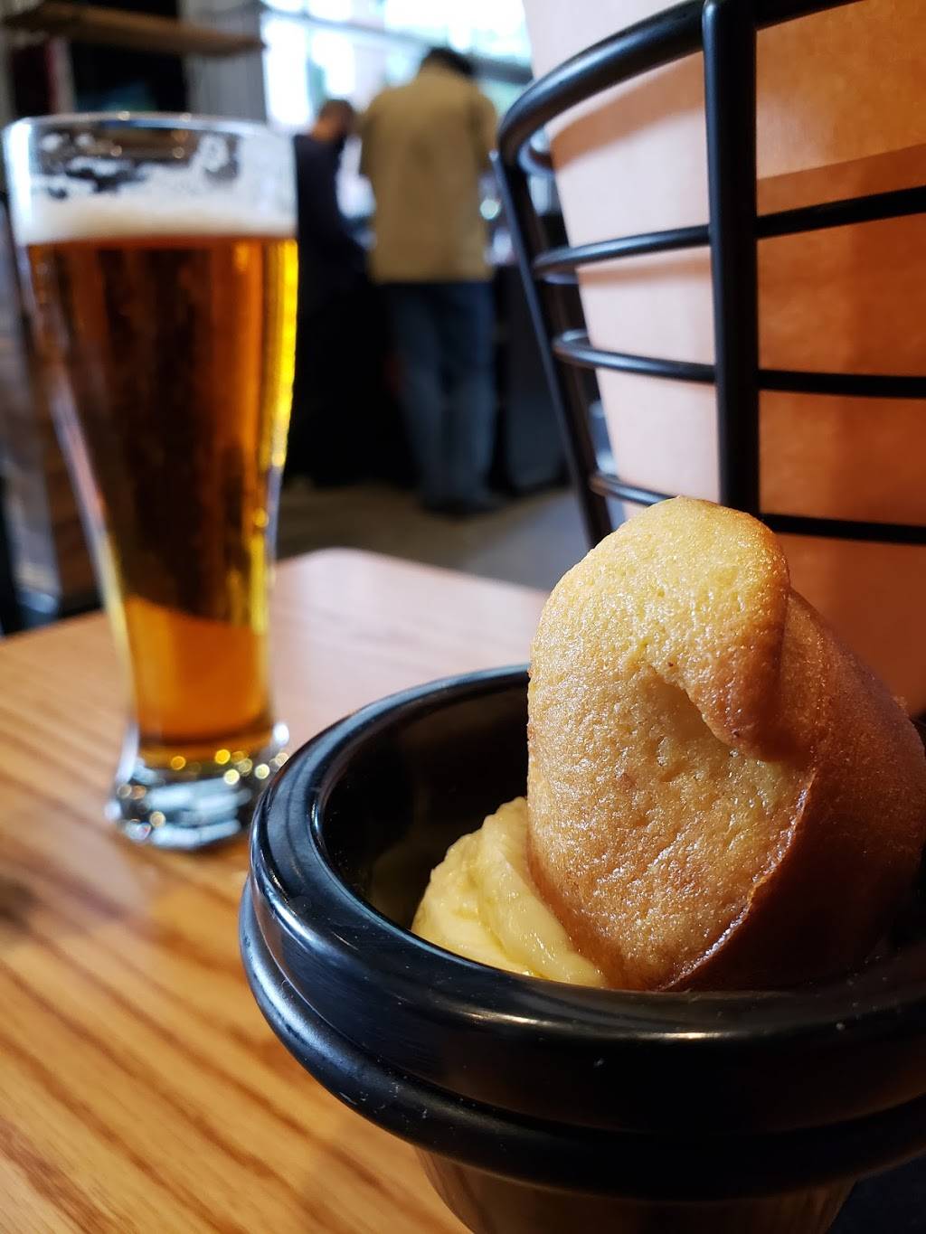 Smokecraft Modern Barbecue | restaurant | 1051 N Highland St, Arlington, VA 22201, USA | 5713128791 OR +1 571-312-8791