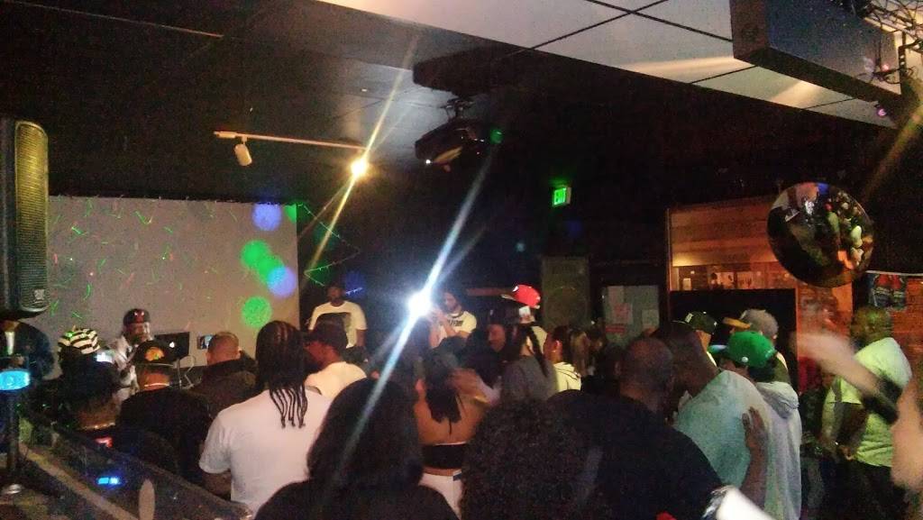 The Rec Room Bar and Grill | restaurant | 14920 Hwy 99 #130, Lynnwood, WA 98087, USA | 4252458899 OR +1 425-245-8899