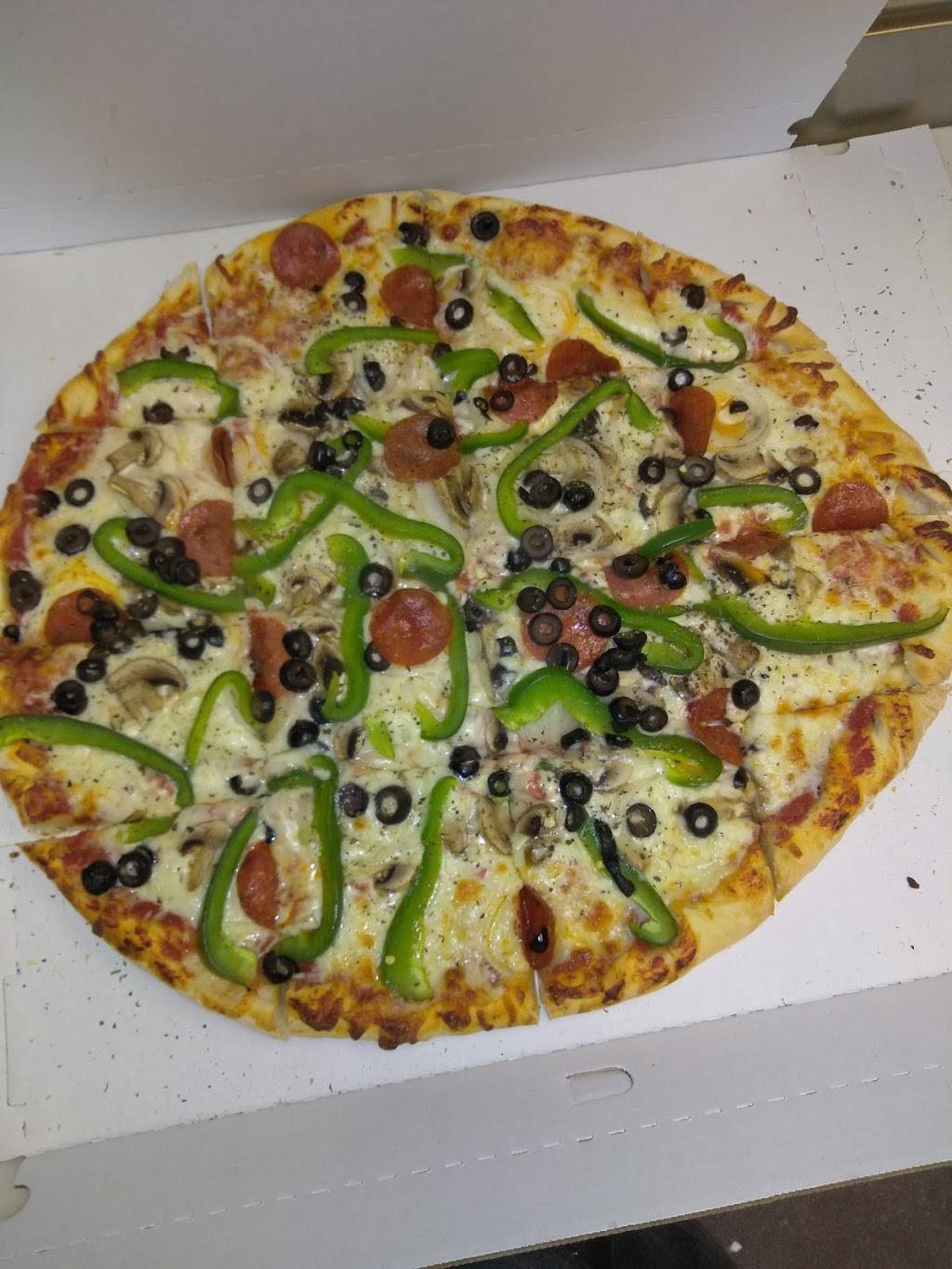 Tommys Red Hots | restaurant | 191 Randall Rd, Lake in the Hills, IL 60156, USA | 8476584088 OR +1 847-658-4088