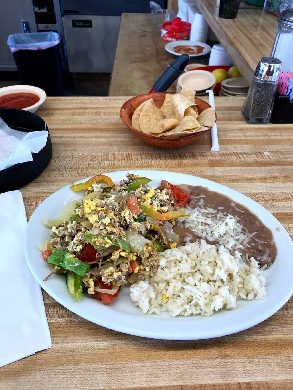 Anas Place | restaurant | 1075 E Rankin Rd, Tulare, CA 93274, USA | 5596862780 OR +1 559-686-2780