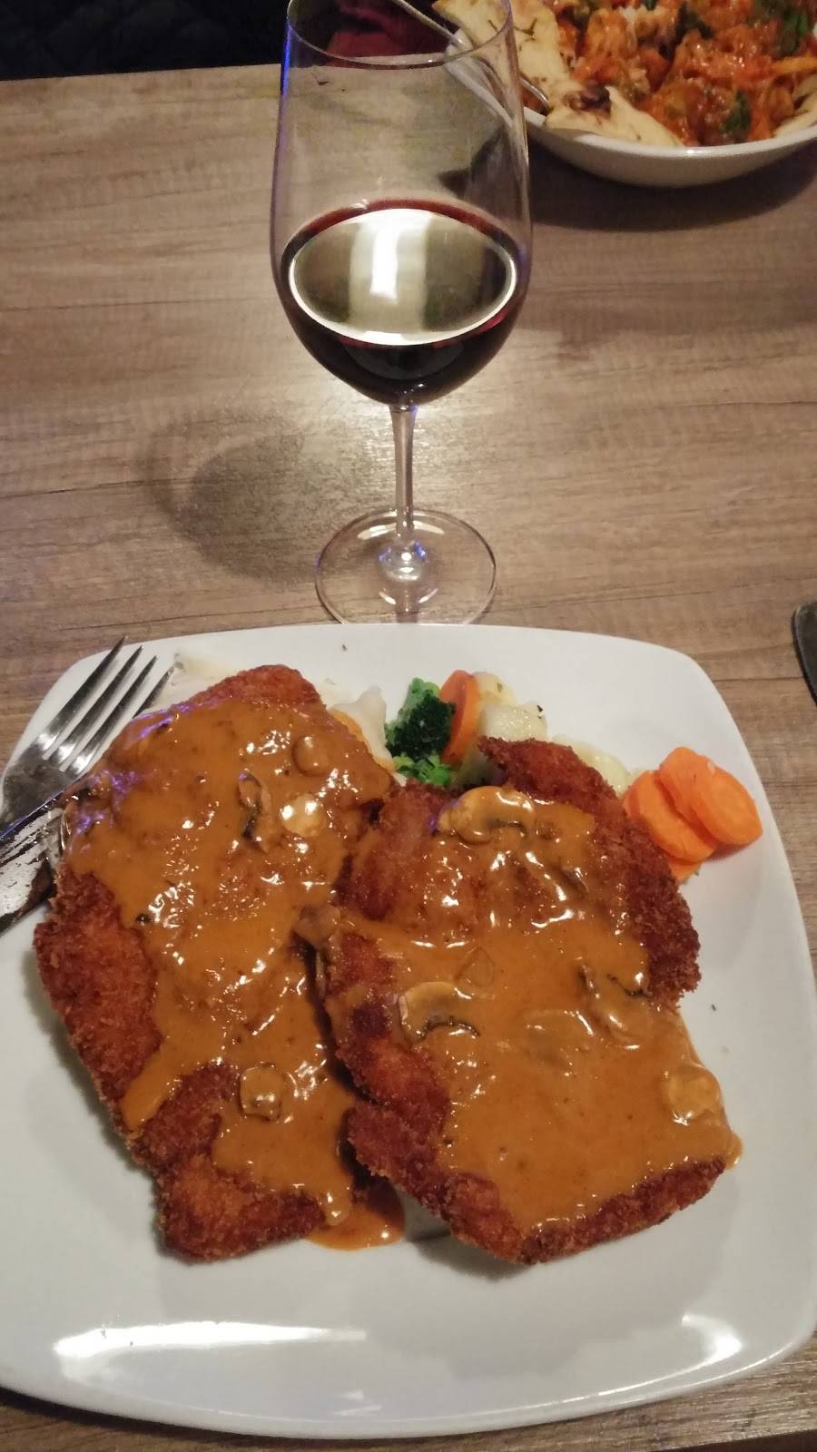 B&B Taps & Grill | restaurant | 2020 Lakeshore Rd, Burlington, ON L7R 4G8, Canada | 2893379119 OR +1 289-337-9119