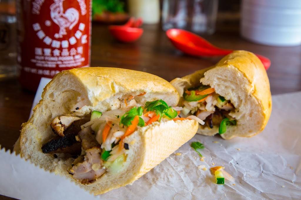 Viet-Nomz Waterford | restaurant | 11798 E Colonial Dr, Orlando, FL 32817, USA | 4076014113 OR +1 407-601-4113