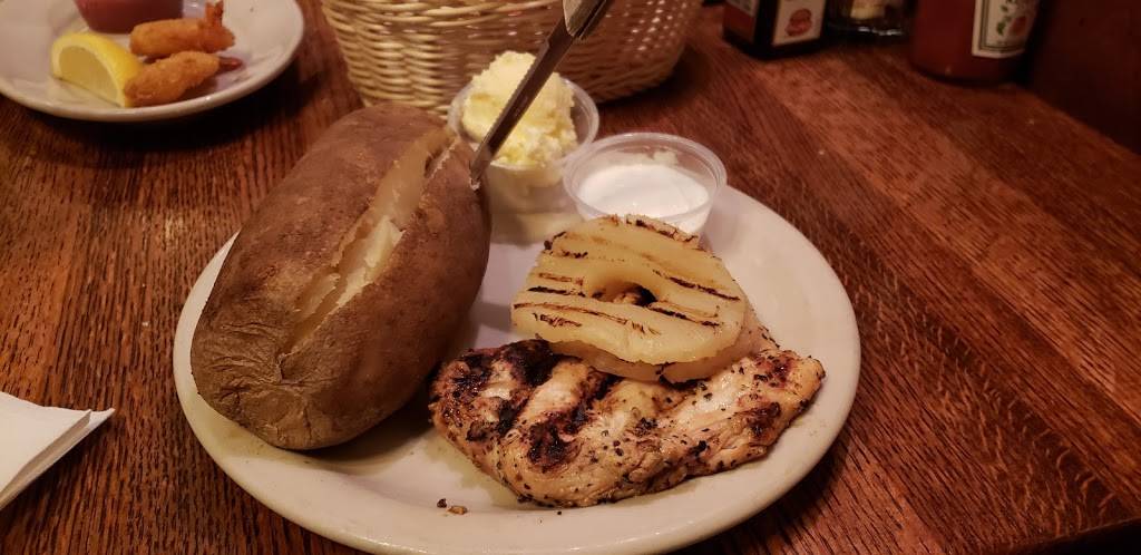 Tuckers Place South | restaurant | 3939 Union Rd, St. Louis, MO 63125, USA | 3148452584 OR +1 314-845-2584