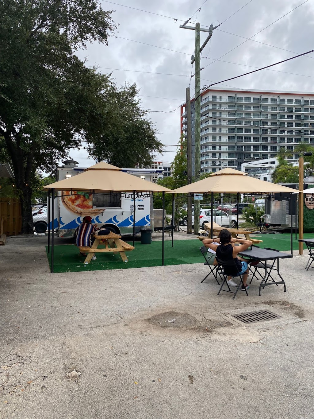 Na Pizza Napoletana | meal takeaway | 2737 NW 21st St, Miami, FL 33142, USA | 7862990430 OR +1 786-299-0430