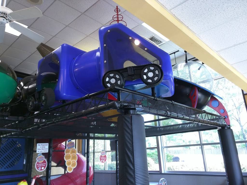 Burger King | restaurant | 111 East Irving Park Rd, Streamwood, IL 60107, USA | 6305402470 OR +1 630-540-2470