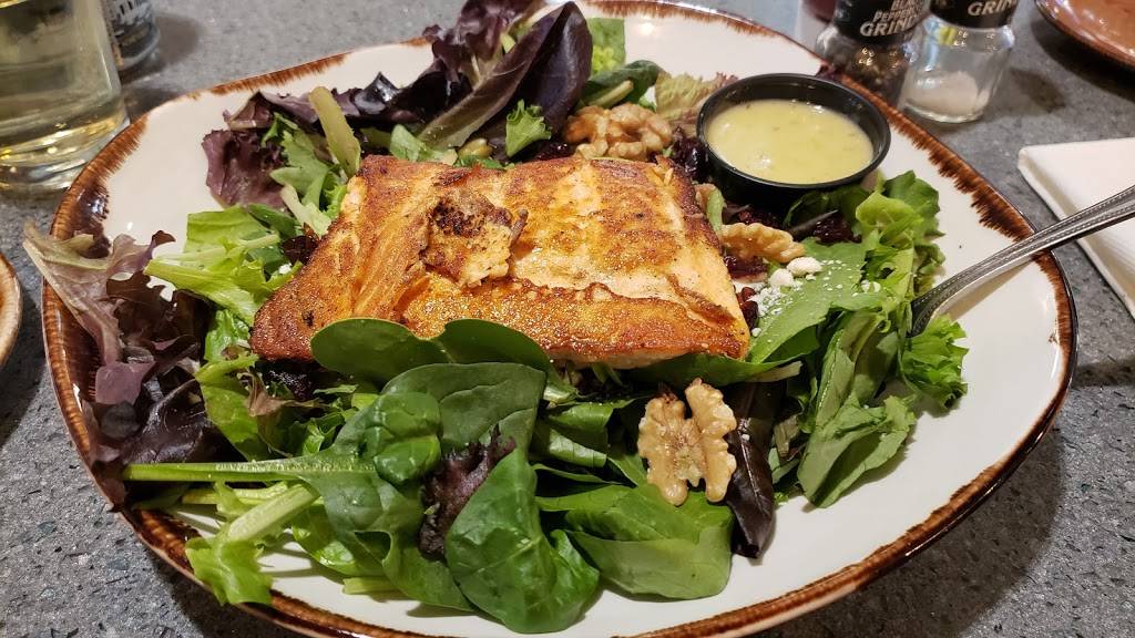 Stone Arch | restaurant | 4300 Glumack Drive LT-2054, St Paul, MN 55111, USA | 6514609285 OR +1 651-460-9285