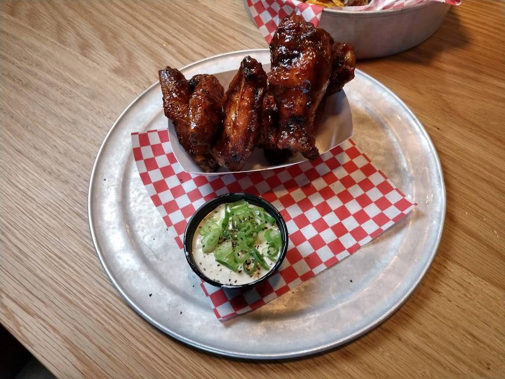 Durks Bar•B•Q | restaurant | 275 Thayer St, Providence, RI 02906, USA | 4013512807 OR +1 401-351-2807