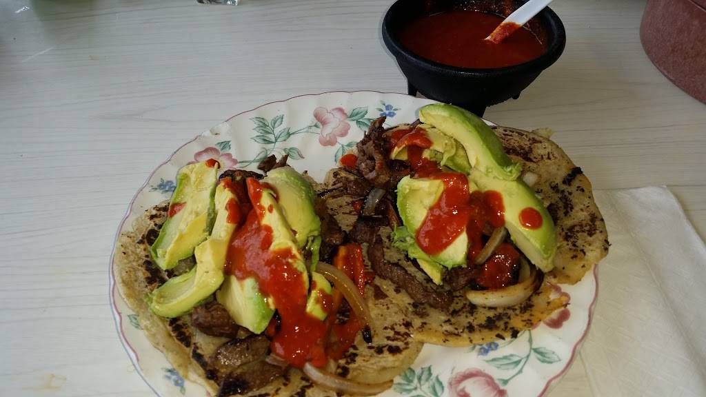 Cucas Restaurant | restaurant | 7722 Serapis Ave, Pico Rivera, CA 90660, USA | 5629490216 OR +1 562-949-0216