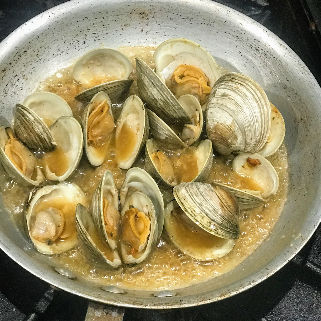 Acadia Seafood & Bar | restaurant | 15 School St, Taunton, MA 02780, USA | 5083862309 OR +1 508-386-2309