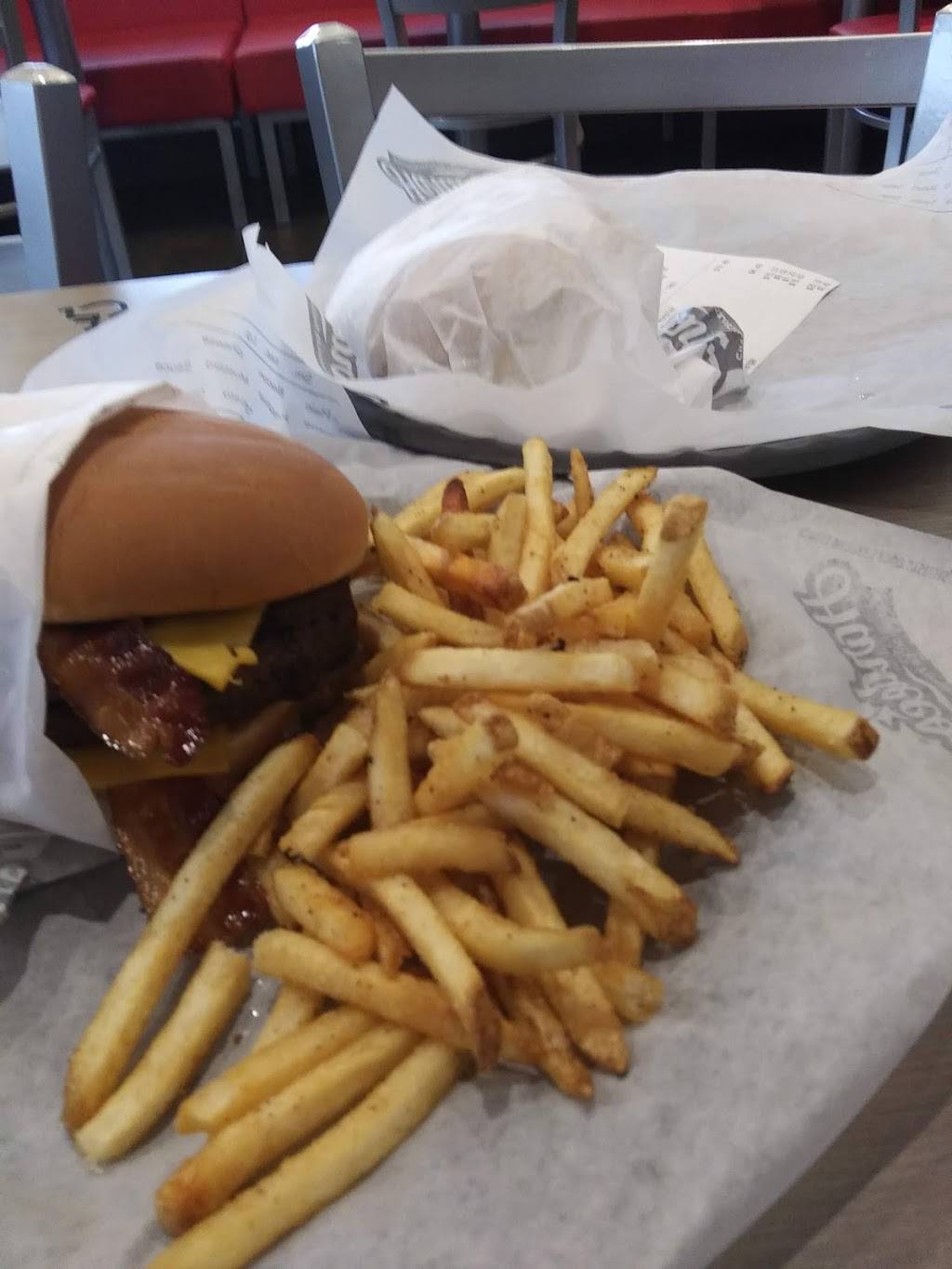 Hardees | restaurant | 5627 S Scatterfield Rd, Anderson, IN 46013, USA | 7656499247 OR +1 765-649-9247