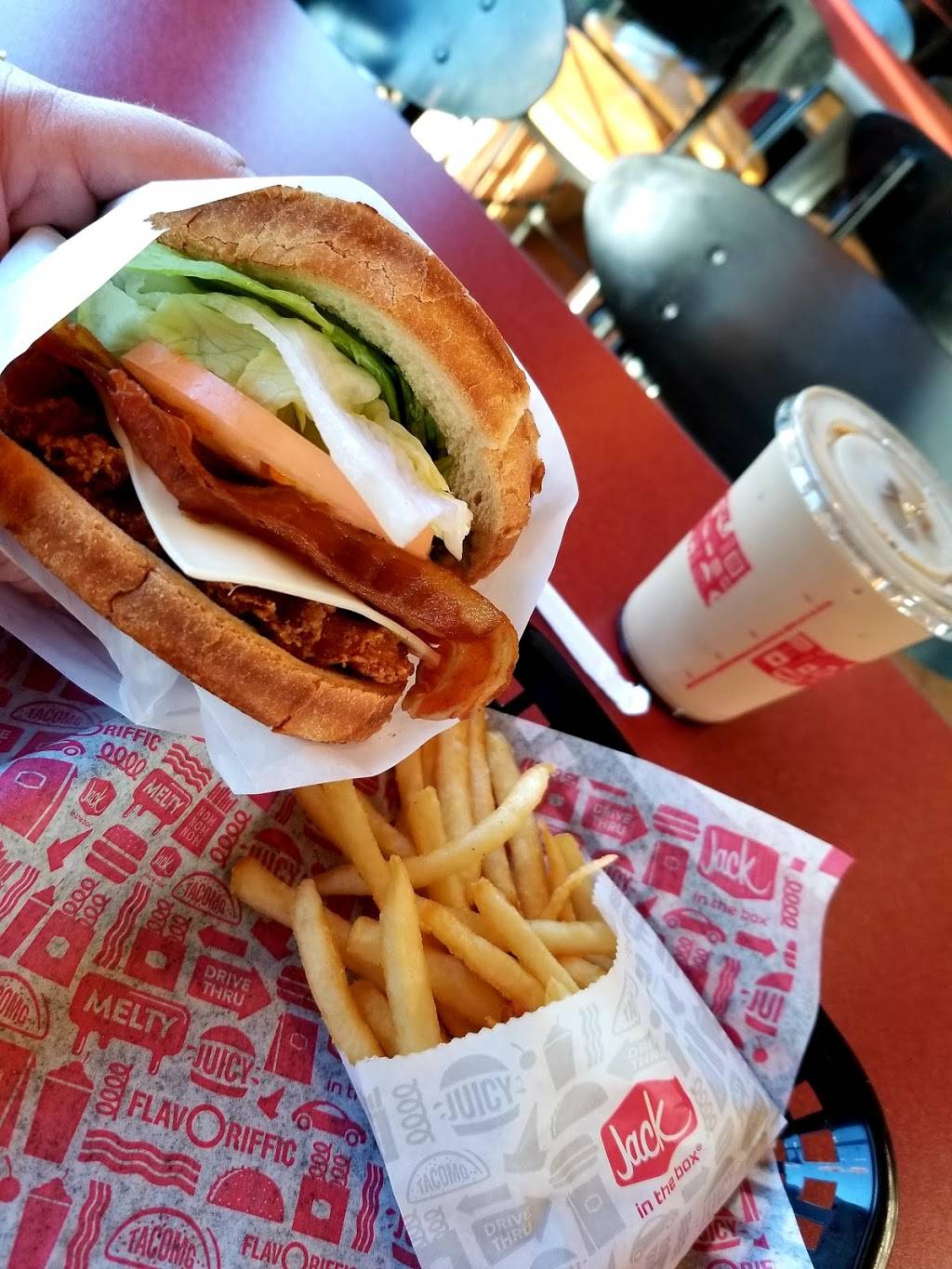 Jack in the Box | restaurant | 2780 S Iowa Ave, Colton, CA 92324, USA | 9513697086 OR +1 951-369-7086