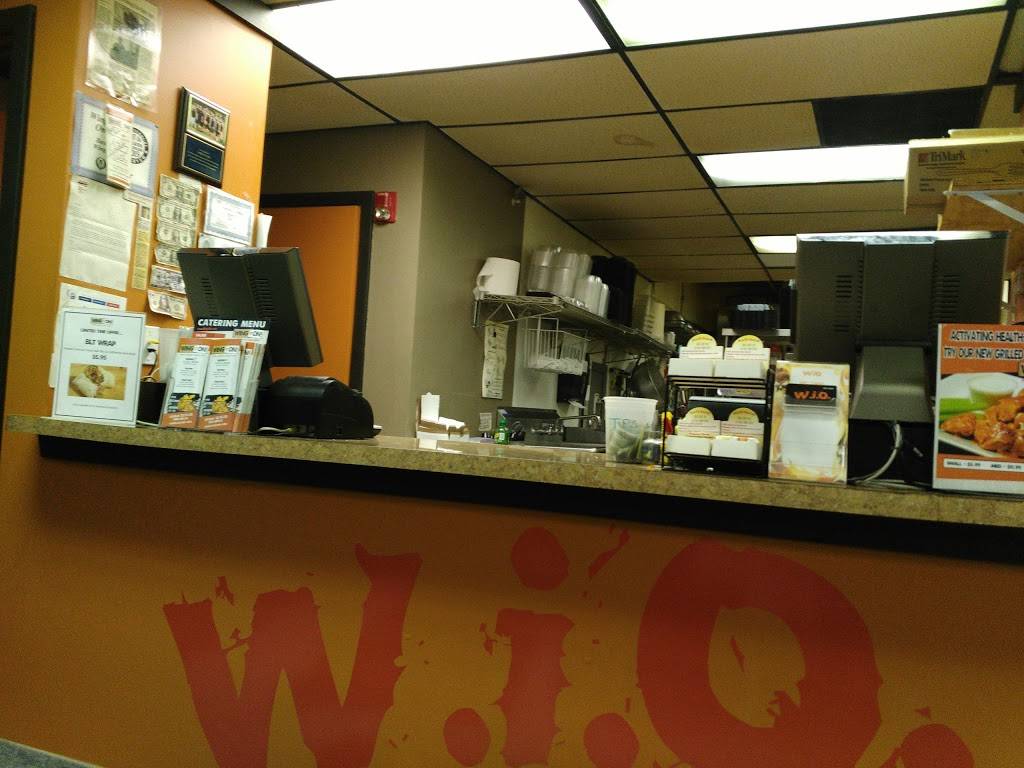 Wing It On! | meal takeaway | 516 Frost Rd, Waterbury, CT 06705, USA | 2035742781 OR +1 203-574-2781